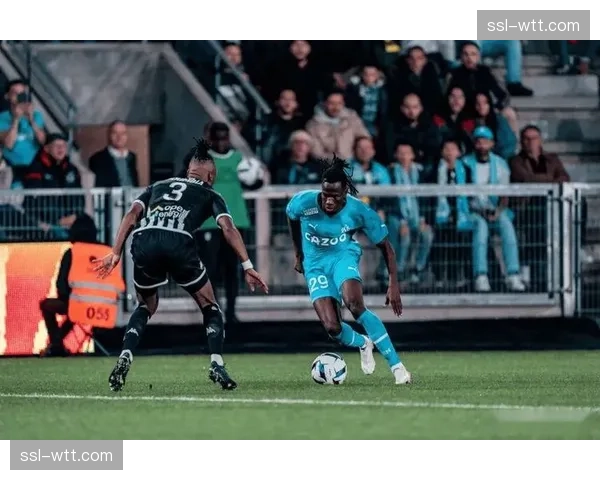 法甲:里昂主场3-0大胜马赛,积分超越对手升至欧战区 法甲:里昂主场3-0大胜马赛,积分超越对手升至欧战区